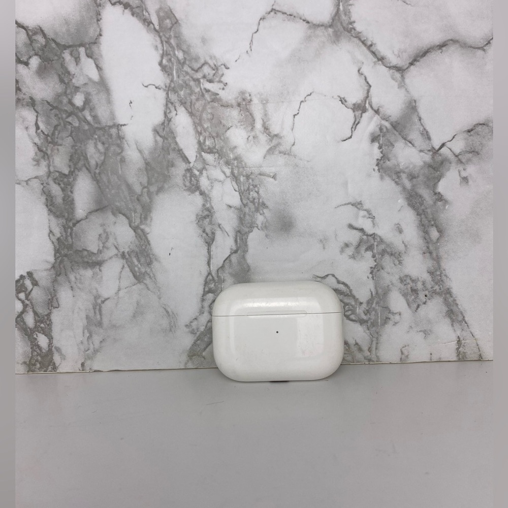 Apple AirPods Pro Charging Case Only A2190